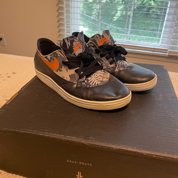 Used Nike one shots , good condition , good soles, rare colorway - Picture 3 of 5